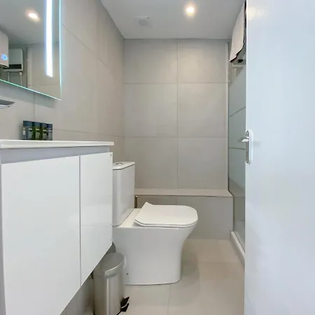 Phaedrus Living: Downtown Flat 704 Apartmán *
